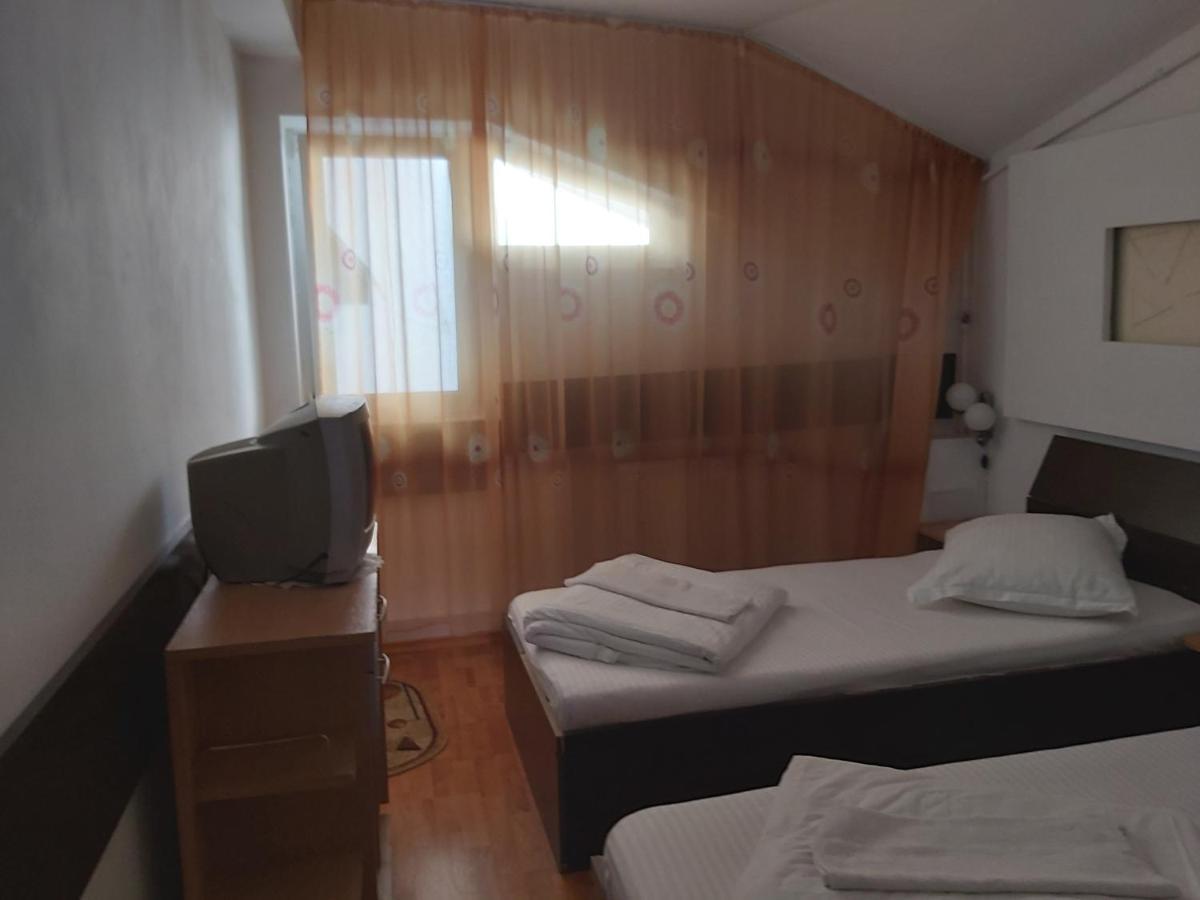 Hotel Turist Resita Exteriér fotografie