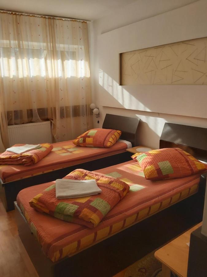 Hotel Turist Resita Exteriér fotografie