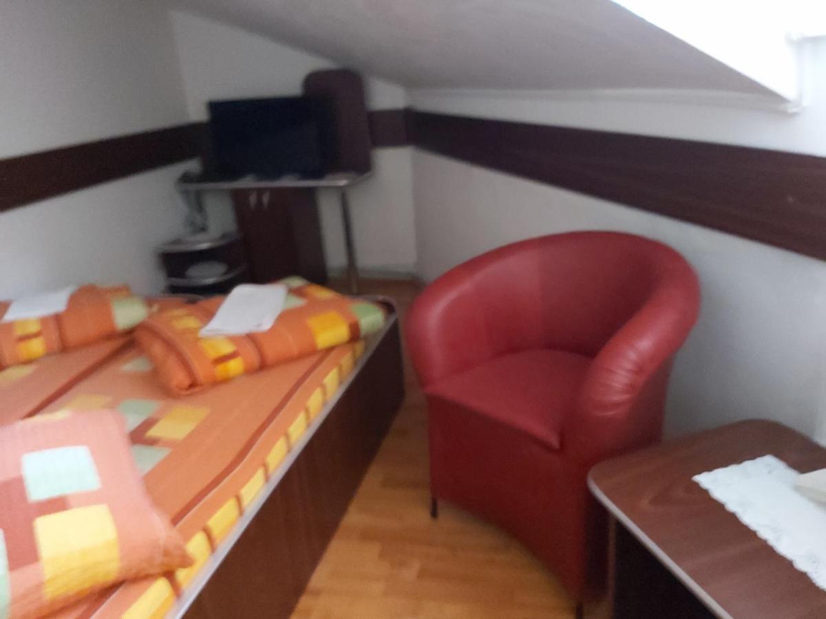Hotel Turist Resita Exteriér fotografie