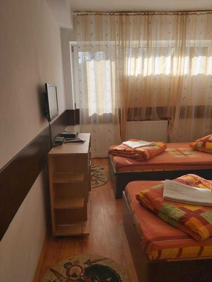 Hotel Turist Resita Exteriér fotografie