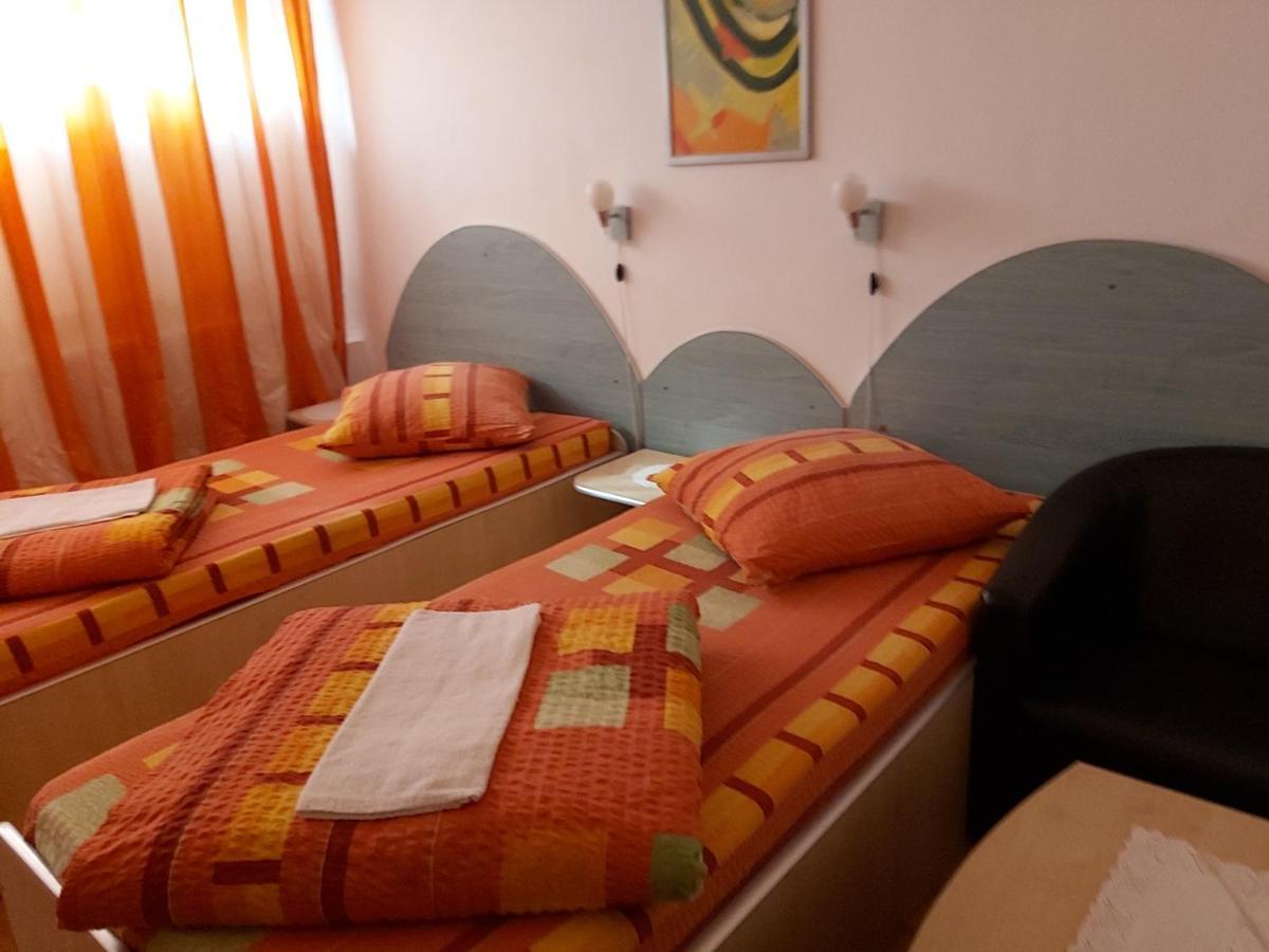 Hotel Turist Resita Exteriér fotografie